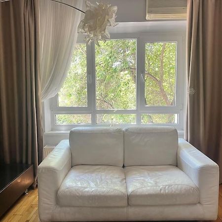 Charming Apartment/King Size Bed Bucureşti Ngoại thất bức ảnh