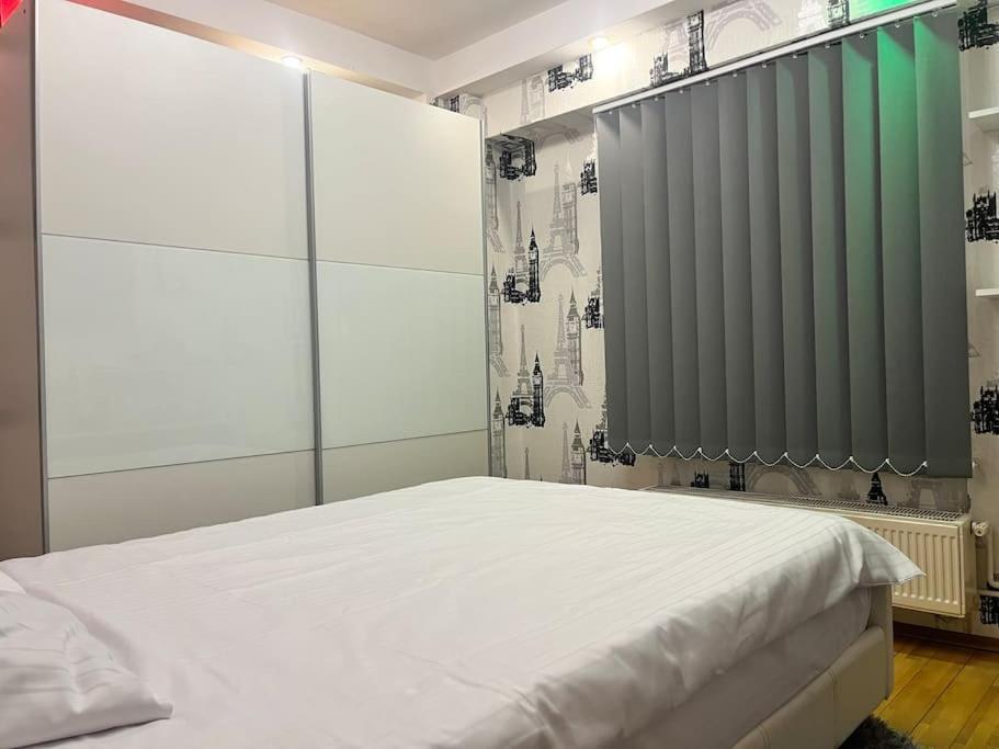 Charming Apartment/King Size Bed Bucureşti Ngoại thất bức ảnh